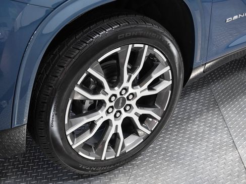 Used 2026 GMC Acadia Denali Ultimate w/ LPO, Floor Liner Package AWD/4WD image 2