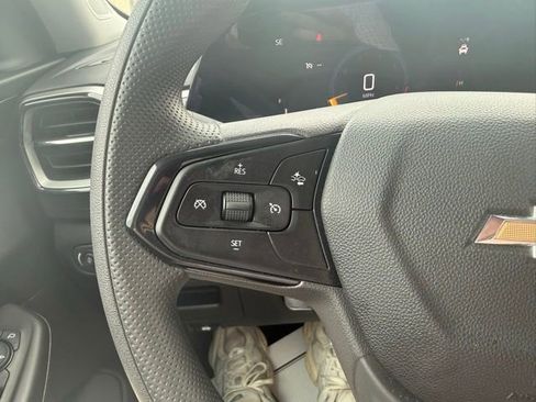Used 2025 Chevrolet TrailBlazer LT AWD/4WD image 13