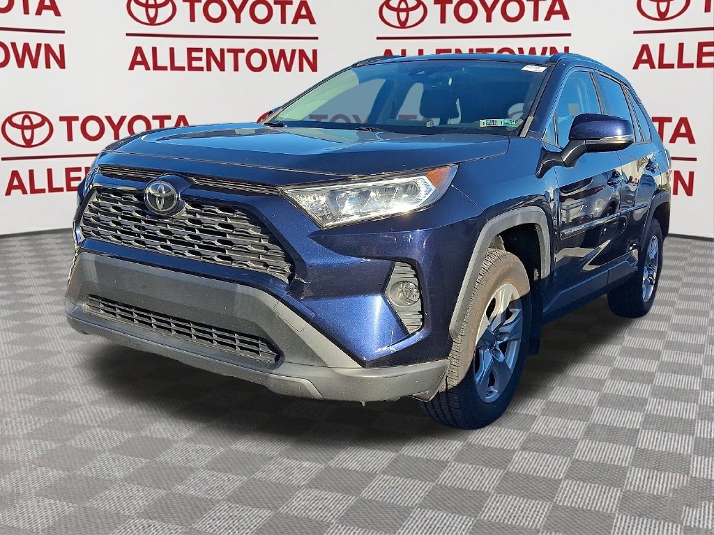 Used 2019 Toyota RAV4 XLE w/ All Weather Liner Package AWD/4WD image 3