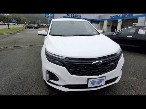 Certified 2024 Chevrolet Equinox RS w/ RS Leather Package AWD/4WD image 3