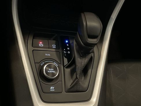 Certified 2025 Toyota RAV4 XLE image 20