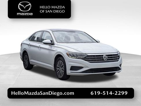 Used 2021 Volkswagen Jetta SE FWD image 1