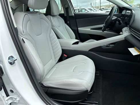 New 2026 Hyundai Elantra Limited image 27