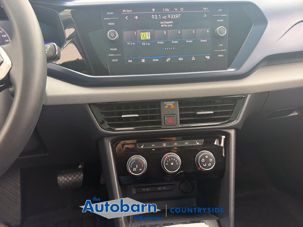 Certified 2023 Volkswagen Taos SE w/ Panoramic Sunroof Package AWD/4WD image 15