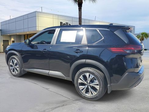 Certified 2023 Nissan Rogue SV FWD image 3