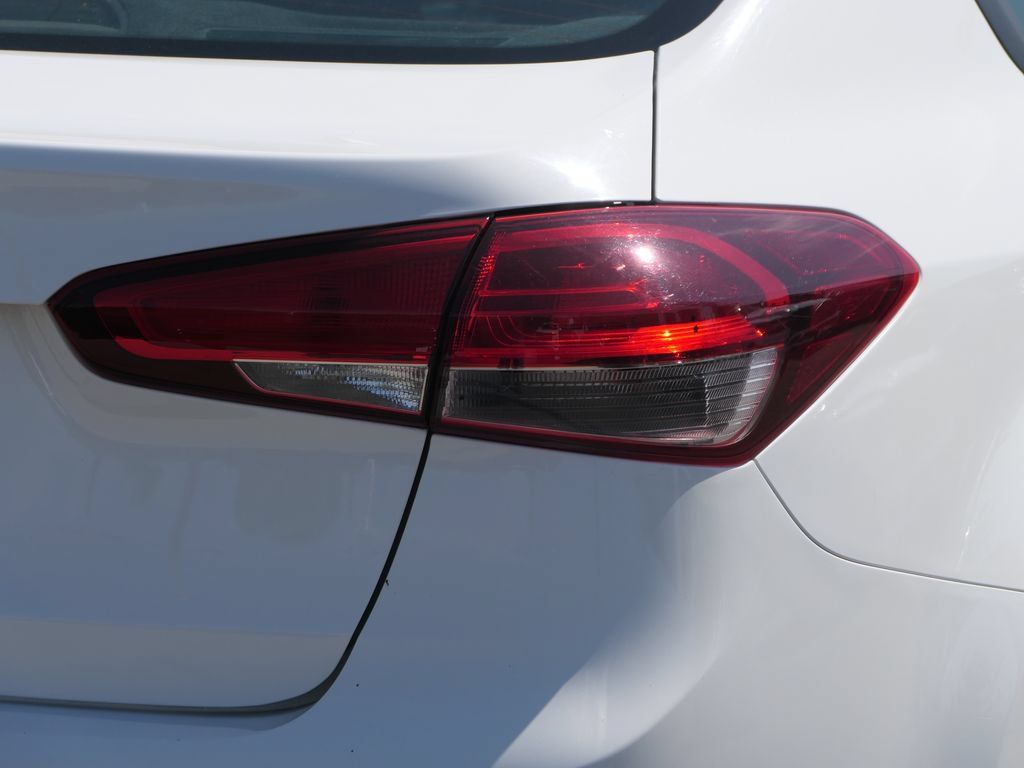 Used 2017 Kia Forte LX FWD image 4