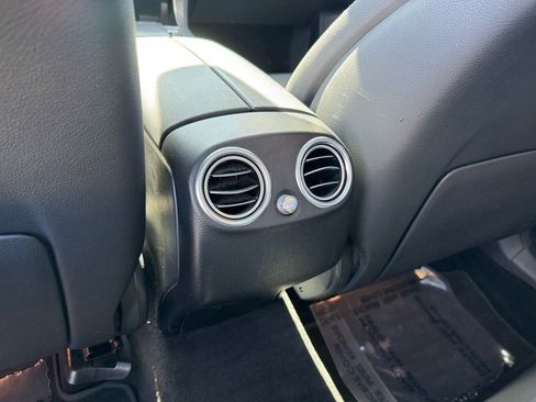 Used 2020 Mercedes-Benz GLC 300 GLC 300 image 19