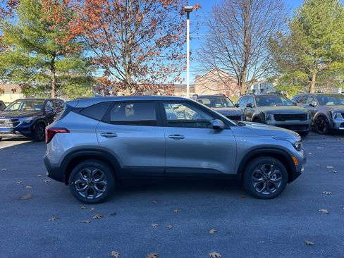 New 2026 Kia Seltos LX image 4