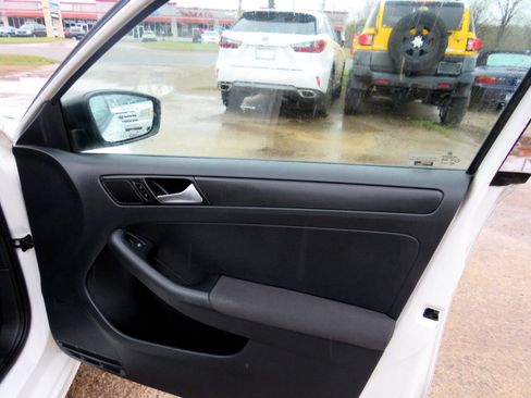 Used 2012 Volkswagen Jetta S image 14