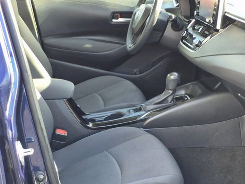 Used 2020 Toyota Corolla LE image 19