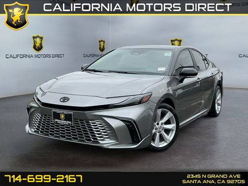 Used 2025 Toyota Camry XSE FWD image 1