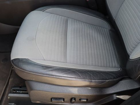 Used 2019 Ford Escape SE FWD image 21