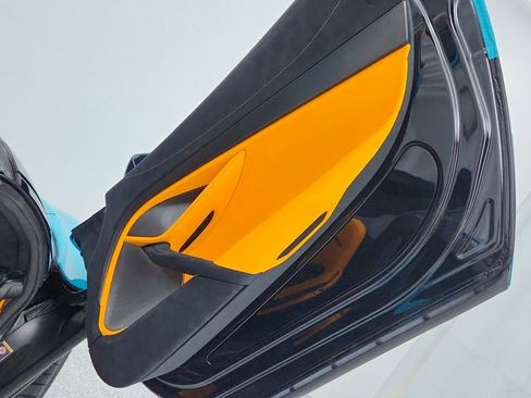 Used 2024 McLaren 750S Spider image 31