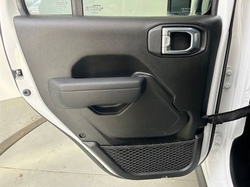 Used 2025 Jeep Wrangler Willys image 27