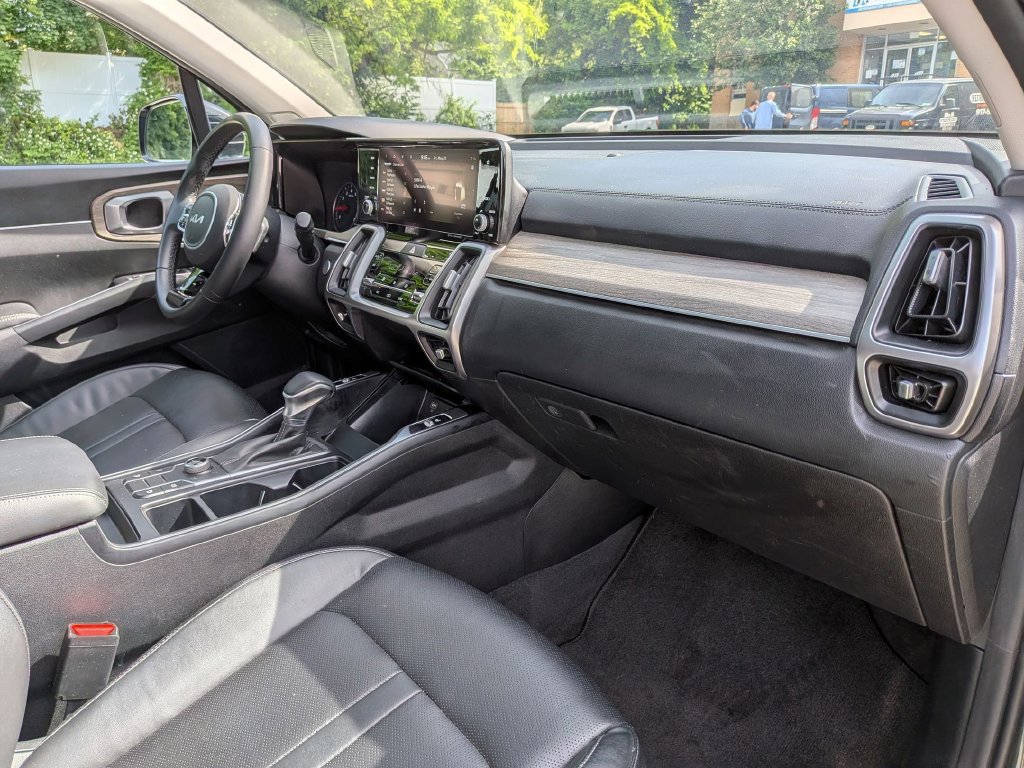 Used 2022 Kia Sorento S w/ Panoramic Sunroof Package AWD/4WD image 28