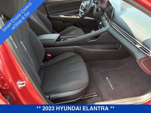 Used 2023 Hyundai Elantra SEL w/ Convenience Package FWD image 25