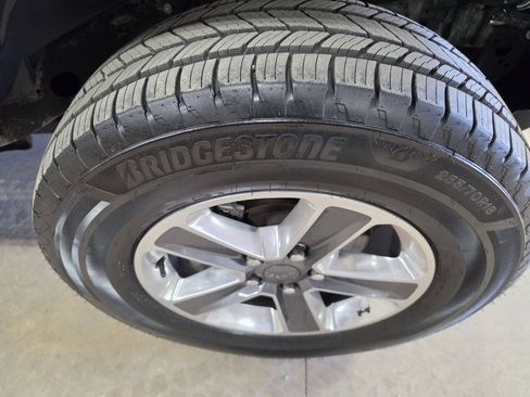 Used 2018 Jeep Wrangler Unlimited Sahara AWD/4WD image 10