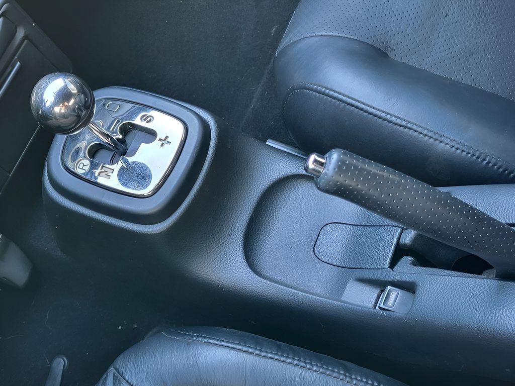 Used 2005 Toyota MR2 RWD image 17
