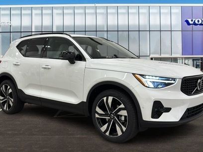 New 2026 Volvo XC40 B5 Plus w/ Protection Package Premier