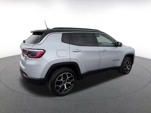 Used 2025 Jeep Compass Limited AWD/4WD image 12