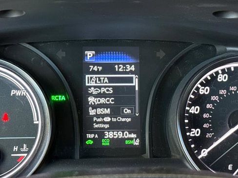 Used 2024 Toyota Camry SE w/ Cold Weather Package image 27