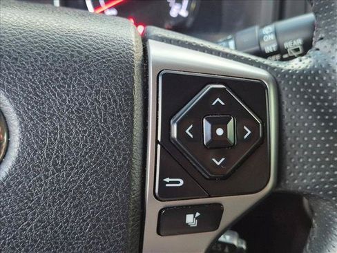 Used 2020 Toyota 4Runner SR5 Premium w/ Moonroof Package RWD image 13