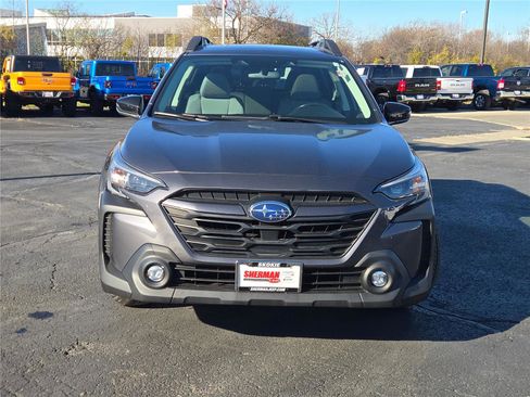 Used 2023 Subaru Outback Premium image 4