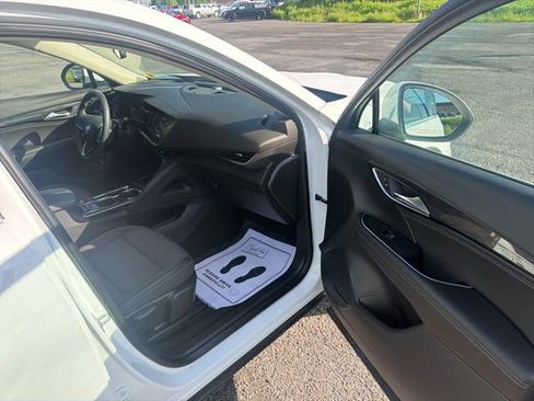 Certified 2022 Buick Envision Preferred FWD image 31