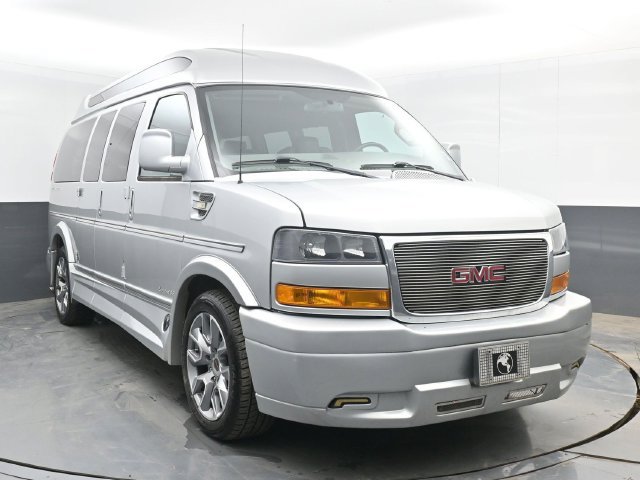 Used 2022 GMC Savana 2500 w/ Enhanced Convenience Package RWD image 2