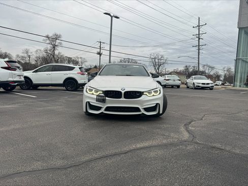 Used 2019 BMW M4 Coupe w/ Executive Package image 2