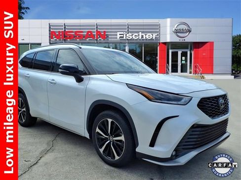 Used 2022 Toyota Highlander XSE image 1