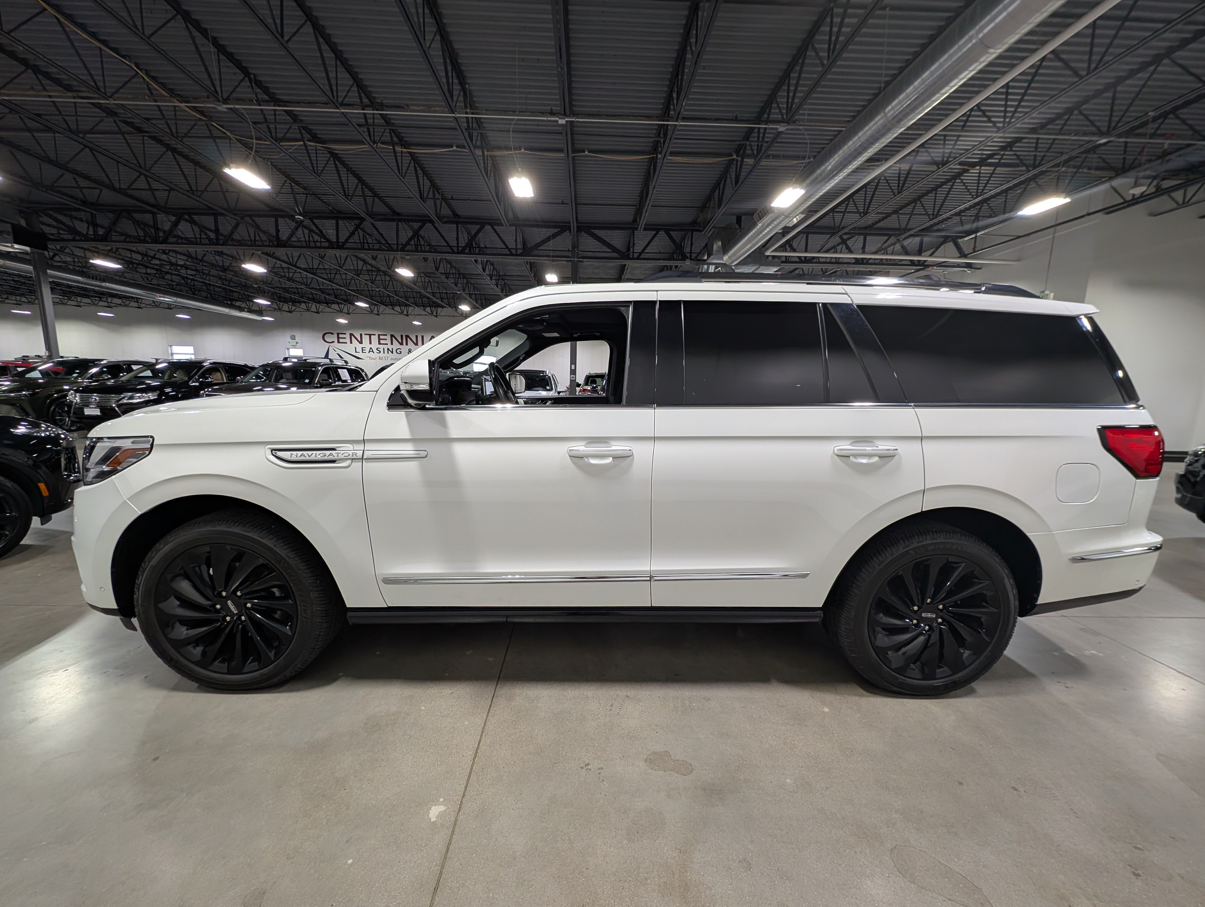 Used 2020 Lincoln Navigator Reserve w/ Equipment Group 208A Reserve AWD/4WD image 6