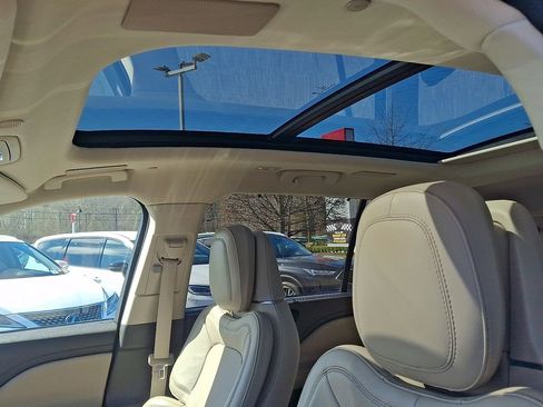 Used 2020 Lincoln Aviator Reserve w/ Equipment Group 202A image 15