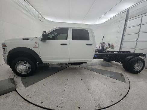 New 2026 RAM 5500 Tradesman w/ Chrome Appearance Group AWD/4WD image 5