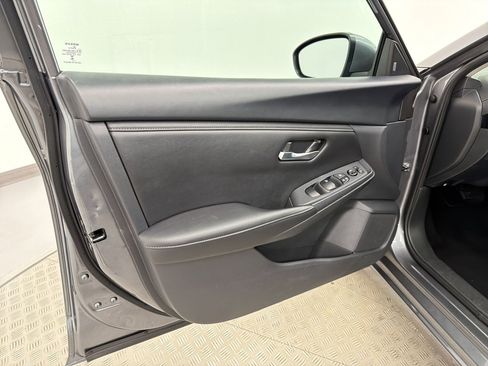 Used 2023 Nissan Sentra SV FWD image 21