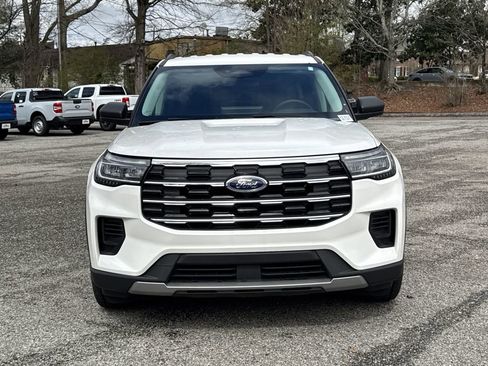 New 2026 Ford Explorer Active RWD image 2