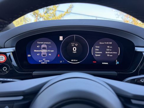 Used 2025 Porsche Macan 4S Electric image 16