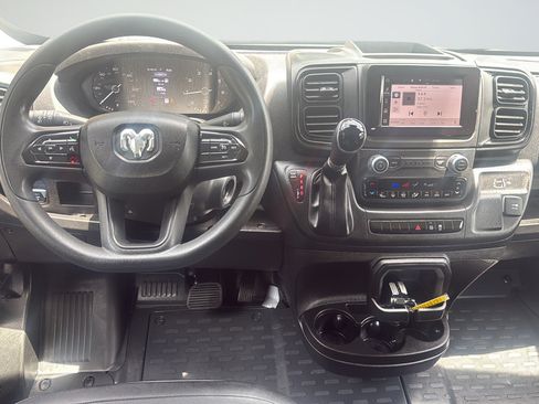 Used 2023 RAM ProMaster 2500 FWD image 13