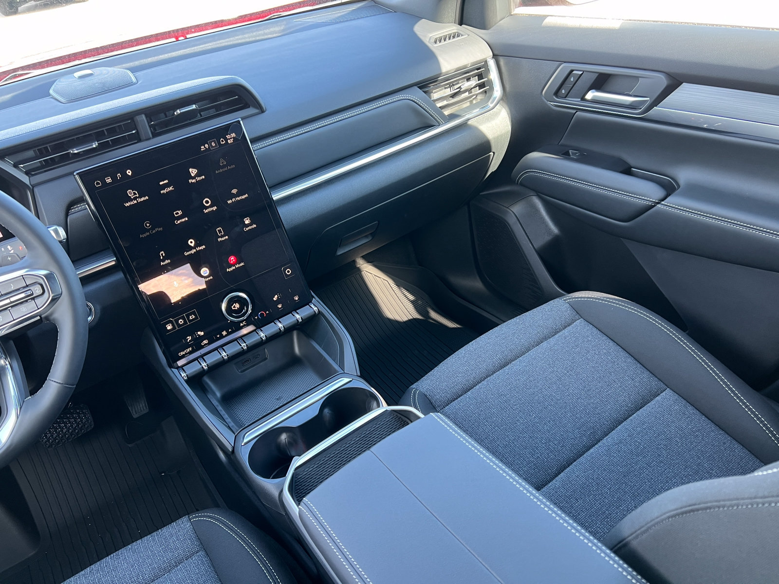 New 2027 GMC Terrain Elevation w/ LPO, Floor Liner Package AWD/4WD image 29