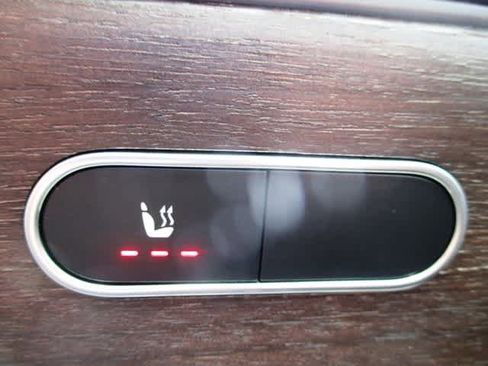 Used 2021 Mercedes-Benz GLA 250 4MATIC image 38