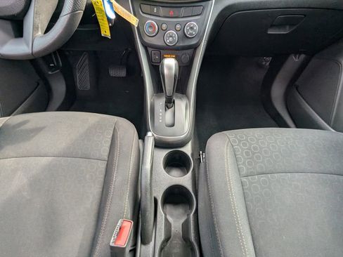 Used 2020 Chevrolet Trax LS image 20