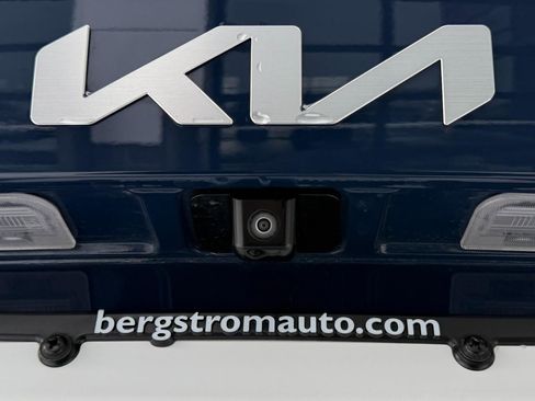 Certified 2025 Kia Sorento EX w/ Panoramic Sunroof Package image 10