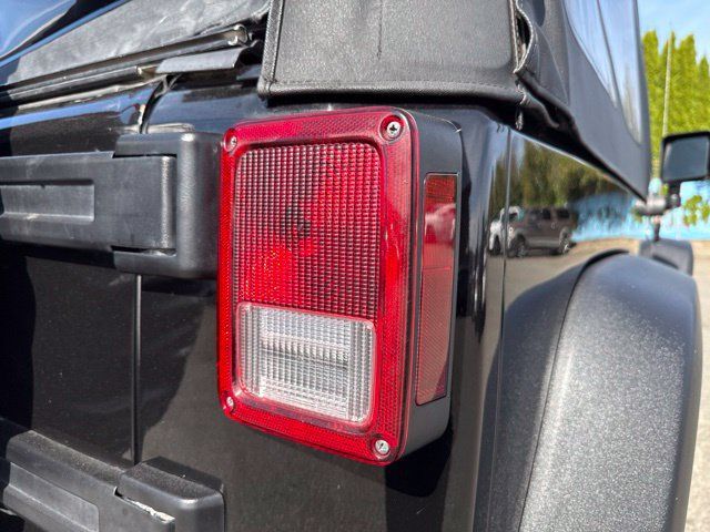 Used 2017 Jeep Wrangler Sport AWD/4WD image 12