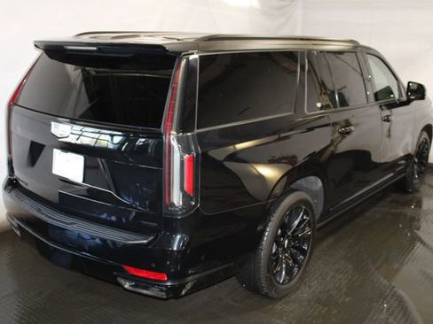 Certified 2022 Cadillac Escalade ESV Sport Platinum w/ LPO, ONYX Package AWD/4WD image 4