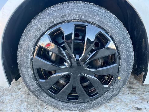 Used 2020 Toyota Corolla LE image 10