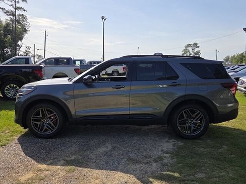 Used 2026 Ford Explorer ST w/ Sun And Sound Package RWD image 5