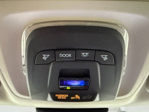 Used 2025 Toyota Corolla LE image 22