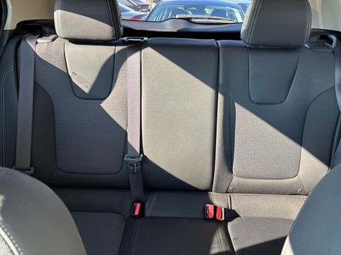 Used 2025 Buick Encore GX Preferred image 36