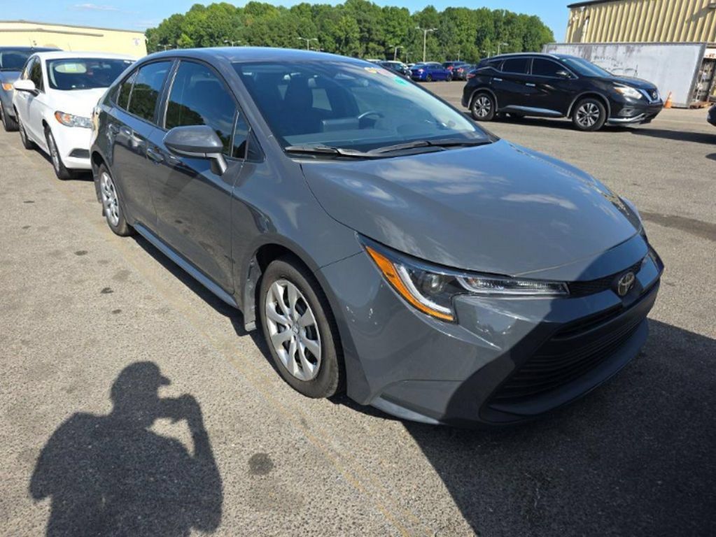 Used 2025 Toyota Corolla LE FWD image 3