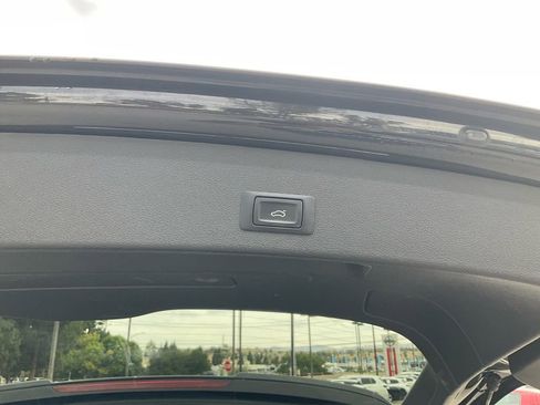 Used 2015 Audi SQ5 Prestige w/ Prestige Package image 11